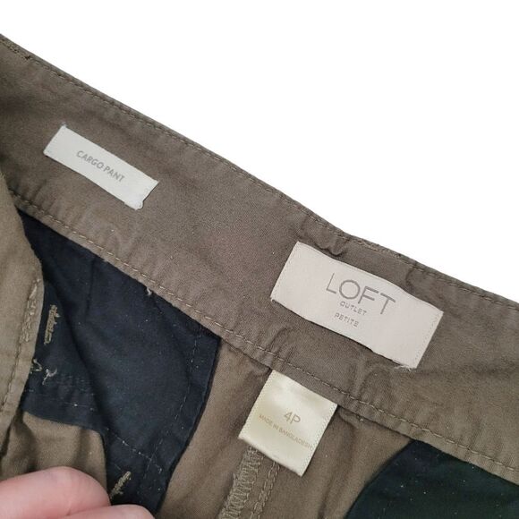 2/$20 Y2K Loft Petite Cargo Pants Size: 4P - Picture 5 of 7